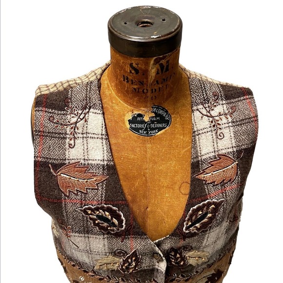 VTG 90s Embroidered Leaf Vest M Brown Plaid Wool Grandmacore Dark Academia - Picture 13 of 17